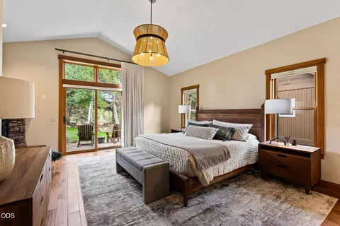 Bedroom - 61583 Tam Mcarthur Loop, Bend, OR 97702 photo 1 of 4