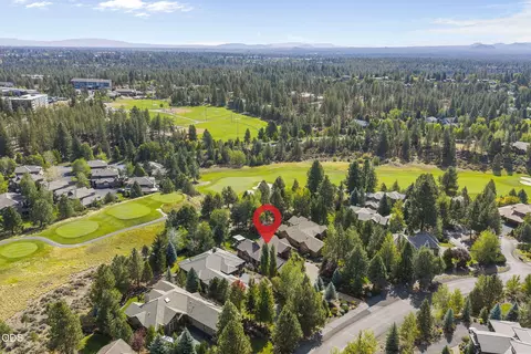View/Area - 61583 Tam Mcarthur Loop, Bend, OR 97702 photo 4 of 10
