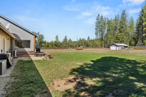Exterior - 710 Garner Rd, Cave Junction, OR 97523 photo 5 of 19