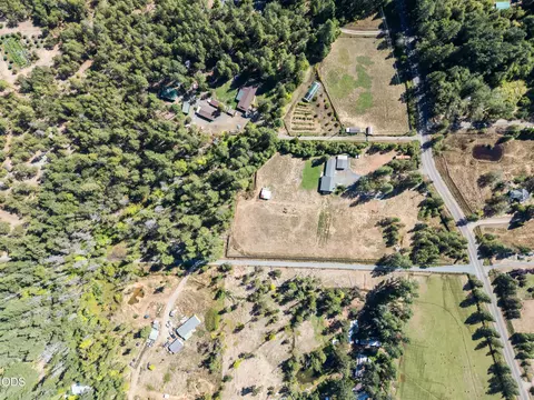 View/Area - 710 Garner Rd, Cave Junction, OR 97523 photo 5 of 5