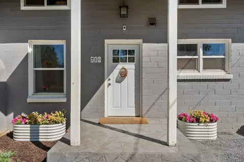 Exterior - 710 Garner Rd, Cave Junction, OR 97523 photo 3 of 19