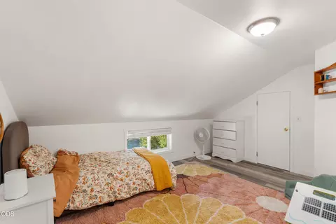 Bedroom - 710 Garner Rd, Cave Junction, OR 97523 photo 5 of 5
