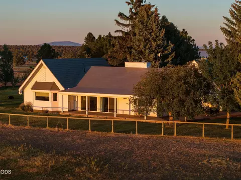 Exterior - 66300 White Rock Loop, Bend, OR 97703 photo 25 of 26
