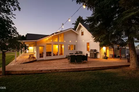 Exterior - 66300 White Rock Loop, Bend, OR 97703 photo 2 of 26