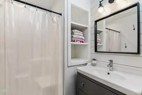 Bath - 66300 White Rock Loop, Bend, OR 97703 photo 2 of 5