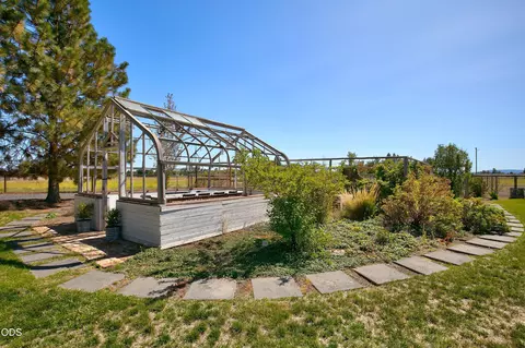 Exterior - 66300 White Rock Loop, Bend, OR 97703 photo 15 of 26