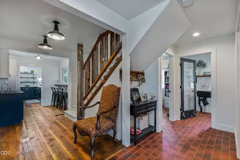 Entry Way - 66300 White Rock Loop, Bend, OR 97703 photo 5 of 5