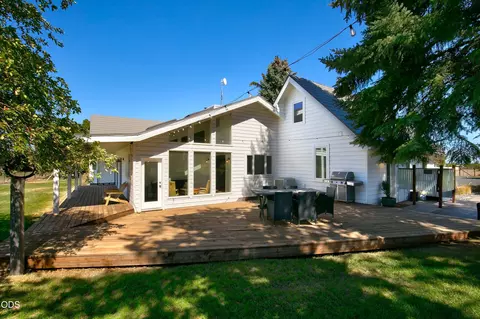 Exterior - 66300 White Rock Loop, Bend, OR 97703 photo 12 of 26