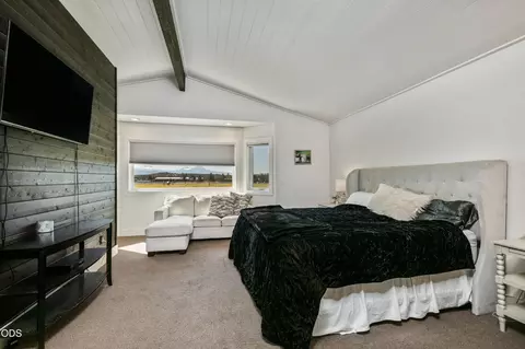 Bedroom - 66300 White Rock Loop, Bend, OR 97703 photo 2 of 6