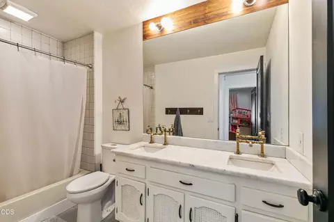 Bath - 66300 White Rock Loop, Bend, OR 97703 photo 4 of 5