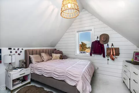 Bedroom - 66300 White Rock Loop, Bend, OR 97703 photo 6 of 6