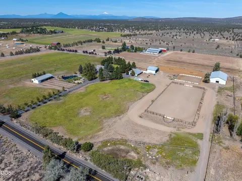 View/Area - 66300 White Rock Loop, Bend, OR 97703 photo 5 of 9