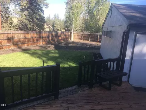Exterior - 19968 Terrace Ln, Bend, OR 97702 photo 4 of 11
