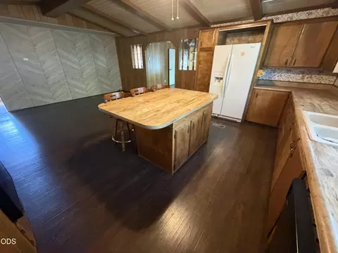 Kitchen - 19968 Terrace Ln, Bend, OR 97702 photo 1 of 2