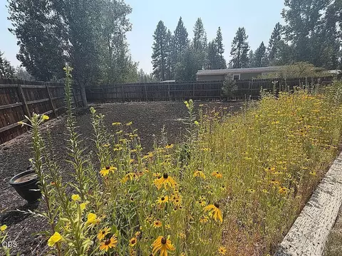 Exterior - 19968 Terrace Ln, Bend, OR 97702 photo 7 of 11