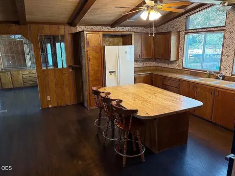 Kitchen - 19968 Terrace Ln, Bend, OR 97702 photo 2 of 2