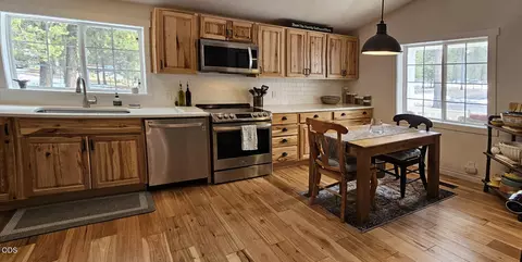 Kitchen - 17540 Sutter St, La Pine, OR 97739 photo 2 of 2