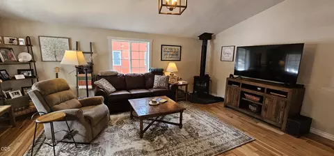 Living - 17540 Sutter St, La Pine, OR 97739 photo 2 of 3