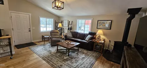 Living - 17540 Sutter St, La Pine, OR 97739 photo 3 of 3