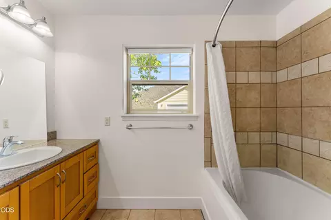 Bath - 886 Humbug Creek Rd, Applegate, OR 97530 photo 1 of 7