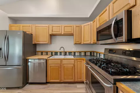 Kitchen - 886 Humbug Creek Rd, Applegate, OR 97530 photo 3 of 4