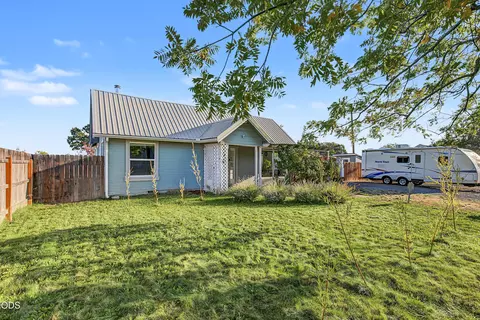 247 Berrydale Ave, Medford, OR 97501