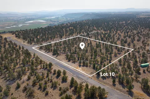 pinecrest drive, Prineville, OR 97754