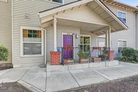 853 Pavilion Pl, Ashland, OR 97520