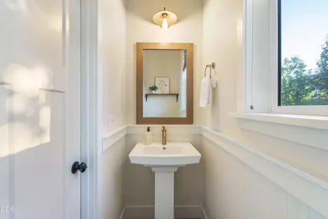 Bath - 61591 Aaron Way, Bend, OR 97702 photo 1 of 3