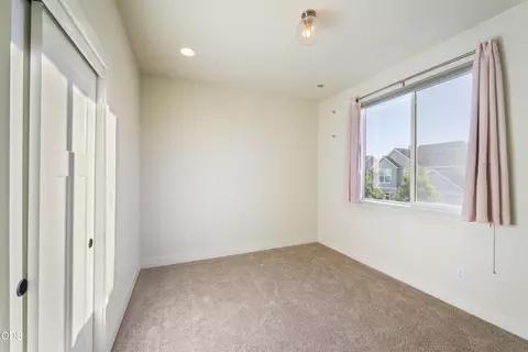 Bedroom - 61591 Aaron Way, Bend, OR 97702 photo 3 of 4