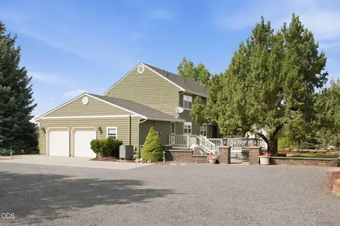 Exterior - 61000 Jennings Rd, Bend, OR 97702 photo 4 of 11