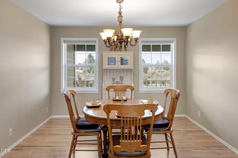 Dining - 61000 Jennings Rd, Bend, OR 97702 photo 2 of 2