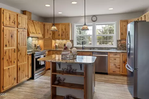 Kitchen - 61000 Jennings Rd, Bend, OR 97702 photo 1 of 3