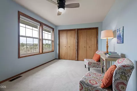 Bedroom - 61000 Jennings Rd, Bend, OR 97702 photo 4 of 6