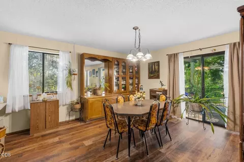 Dining - 758 Summit Loop, Grants Pass, OR 97527 photo 1 of 2