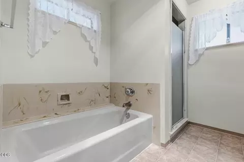 Bath - 758 Summit Loop, Grants Pass, OR 97527 photo 3 of 5