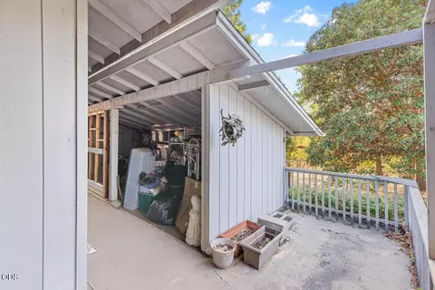 Exterior - 758 Summit Loop, Grants Pass, OR 97527 photo 9 of 10