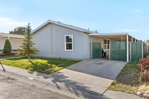 2318 Lara Ln, Central Point, OR 97502