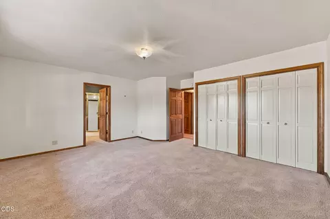 Bedroom - 61330 Larsen Rd, Bend, OR 97702 photo 2 of 7