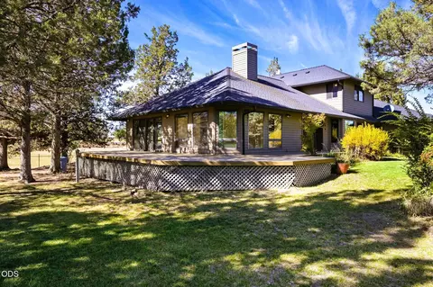 Exterior - 61330 Larsen Rd, Bend, OR 97702 photo 2 of 9