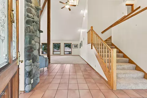 Entry Way - 61330 Larsen Rd, Bend, OR 97702 photo 1 of 4
