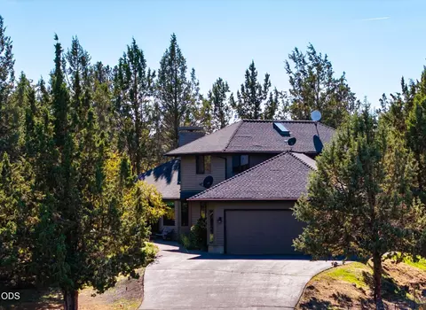 Exterior - 61330 Larsen Rd, Bend, OR 97702 photo 3 of 9