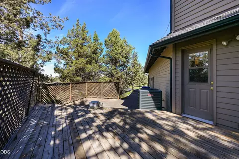 Exterior - 61330 Larsen Rd, Bend, OR 97702 photo 7 of 9