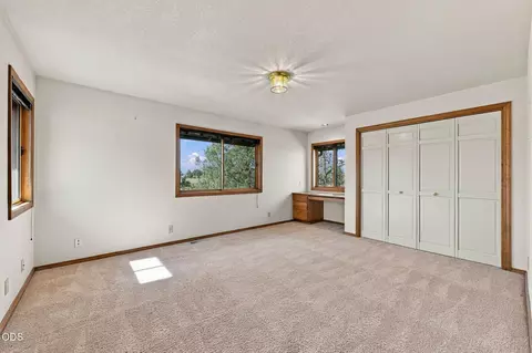 Bedroom - 61330 Larsen Rd, Bend, OR 97702 photo 6 of 7