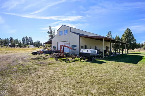 Exterior - 61330 Larsen Rd, Bend, OR 97702 photo 8 of 9