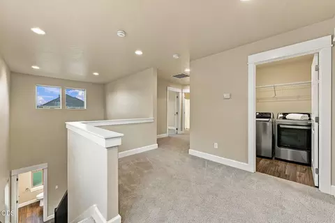 Entry Way - 20597 SE Gemstone Ave, Bend, OR 97702 photo 7 of 7