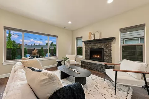 Living - 20597 SE Gemstone Ave, Bend, OR 97702 photo 2 of 6