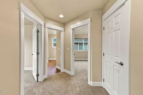 Entry Way - 20597 SE Gemstone Ave, Bend, OR 97702 photo 5 of 7