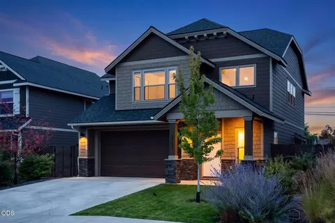 Exterior - 20597 SE Gemstone Ave, Bend, OR 97702 photo 7 of 9