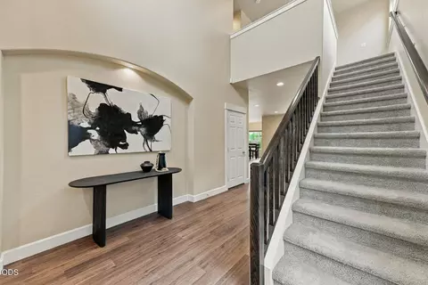 Entry Way - 20597 SE Gemstone Ave, Bend, OR 97702 photo 4 of 7